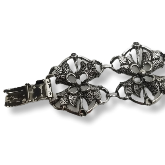 VINTAGE ANTIQUED SILVERTONE FLORAL DESIGN PANEL STYLE CHAIN BRACELET - Picture 6 of 8